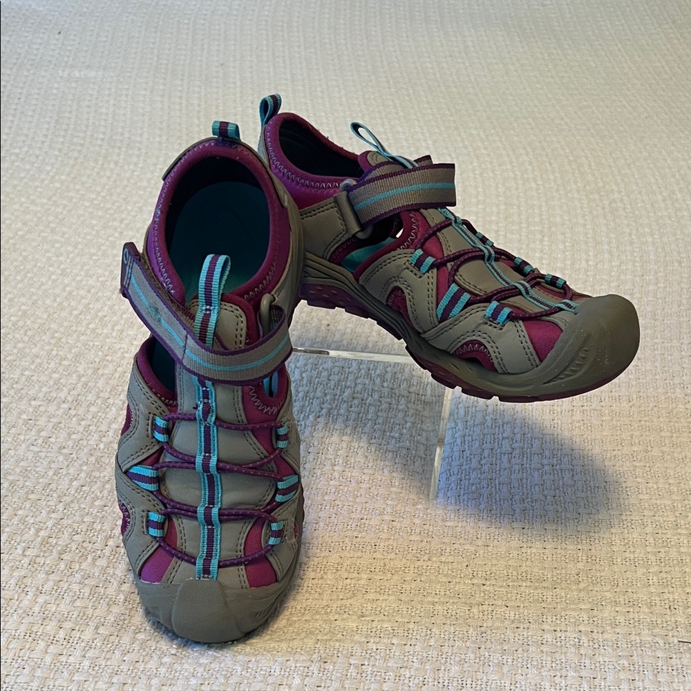 Girl’s Gray/Berry Merrell Hydro 2 Sport Sandals With Hook/Loop Closure Size  2M
